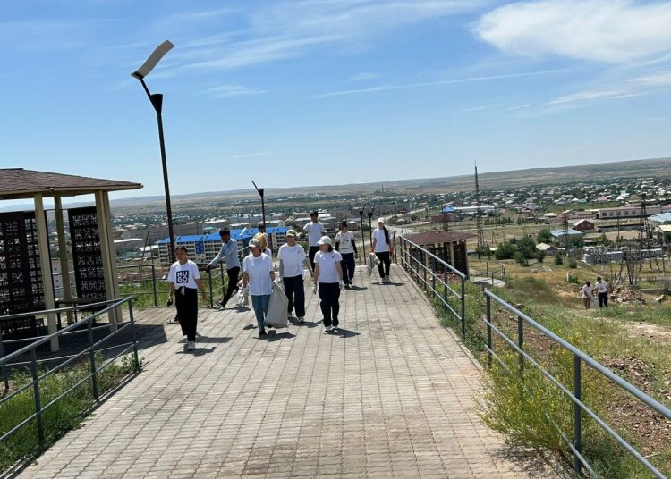 Аягөз ауданында «Битан тау» аллеясы тазаланды