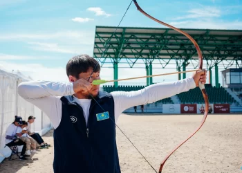 Қазақстандық садақшылар Дүниежүзілік көшпенділер ойындары өтетін алаңда жаттығып жатыр