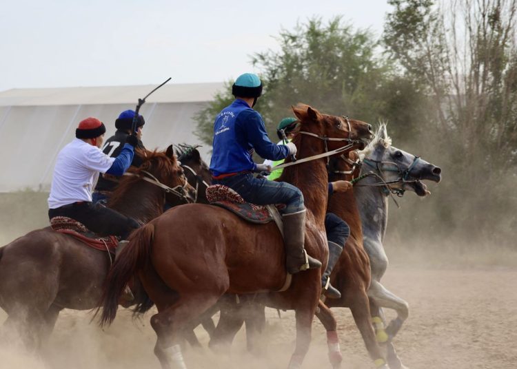 Қазақстандық көкпаршылар көкбөрі ойынына дайындалып жатыр  