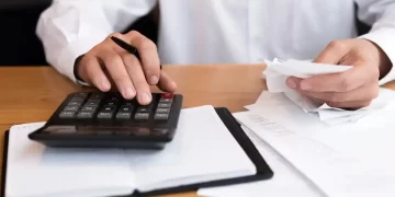 Салық берешегі бар борышкердің банктегі есеп-шоты толық бұғатталмайды – Президент Жолдауы