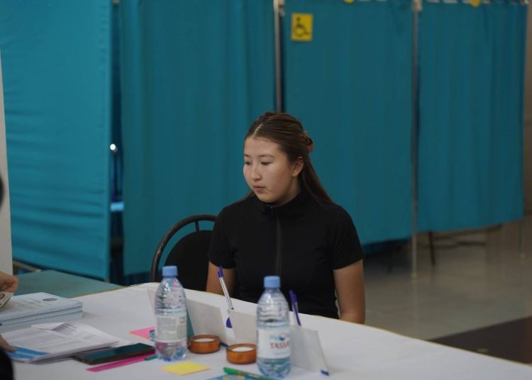 Семейде Референдумға 2006 азамат алғаш рет дауыс береді