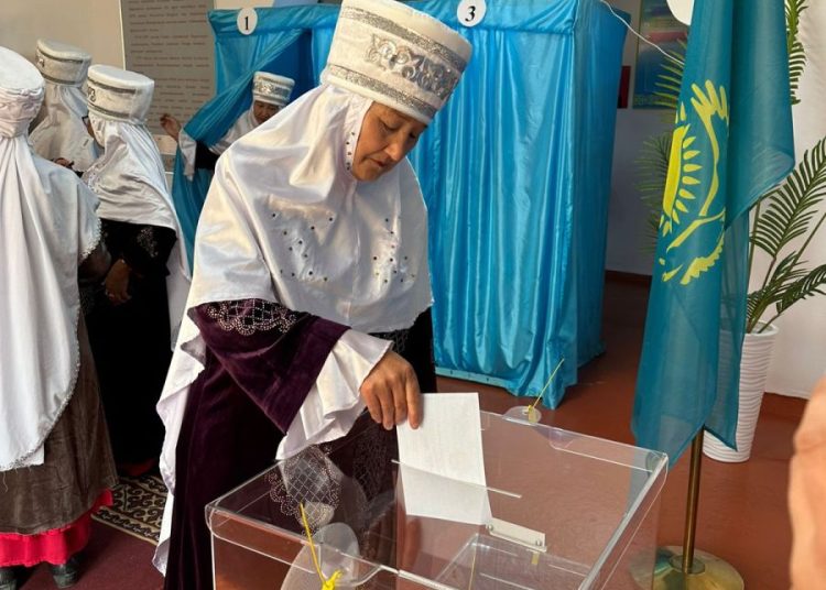 «Асыл ана» ансамблі дауыс берді