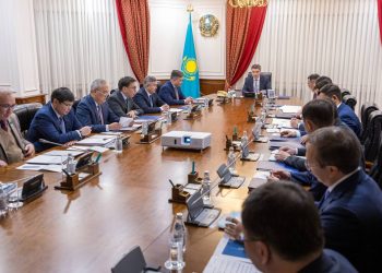 Олжас Бектенов Активтерді қайтару мәселелері жөніндегі комиссия отырысын өткізді: мемлекет кірісіне қосымша 525 млрд теңге аударылды