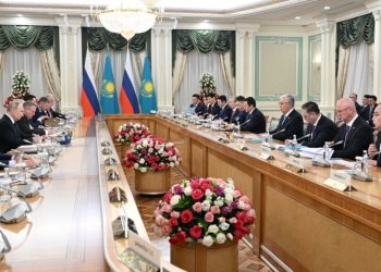 Мемлекет басшысы Ресей Президентімен кеңейтілген құрамда келіссөз жүргізді