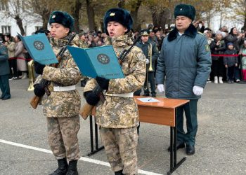 Сарбаздар ант қабылдады