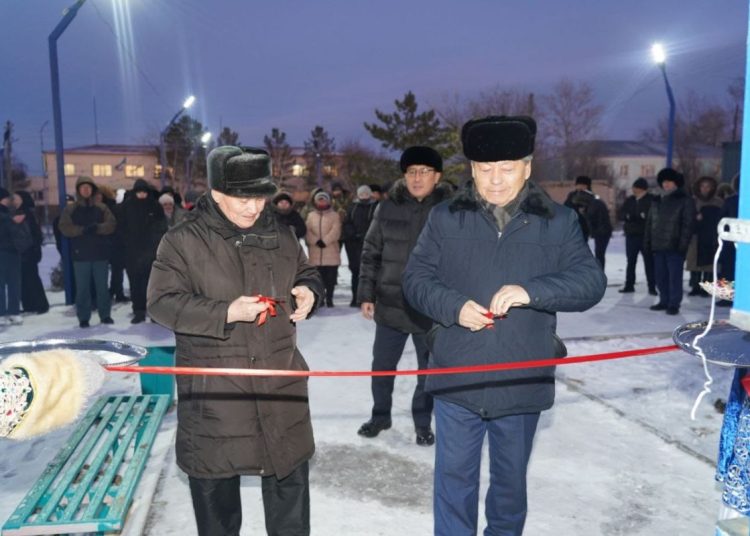 Бесқарағай ауданында Тәуелсіздік мерекесі қарсаңында жаңа хоккей корты ашылды