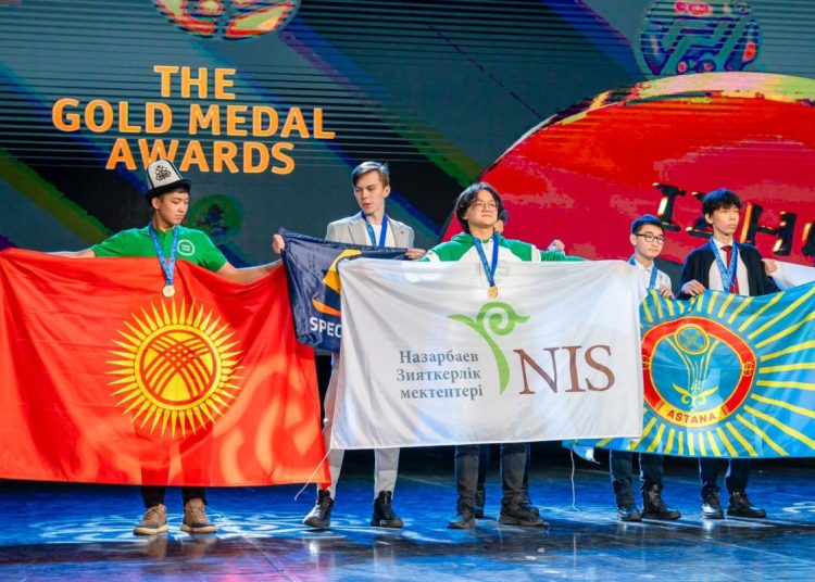 Семейлік зияткерлер халықаралық додадан жүлделі оралды