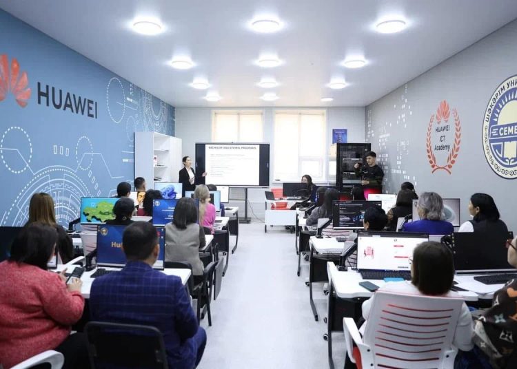 Шәкәрім университеті халықаралық білім беру аренасында өз орнын нығайтты