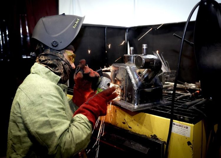 Жұмысшы мамандықтарының жылы: Қазақстанда техникалық және кәсіптік білім беруді трансформациялау басталды