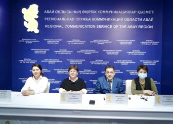 АБАЙ ОБЛЫСЫНЫҢ ДӘРІГЕРЛЕРІ ВАКЦИНАЦИЯЛАУҒА ШАҚЫРАДЫ                   