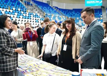 Абай облысында алғаш рет «Vipusknik.kz-2025» республикалық білім көрмесі өтуде