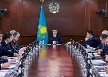 Олжас Бектенов су тасқынына қарсы шараларды үйлестіру жөніндегі республикалық штаб отырысын өткізді