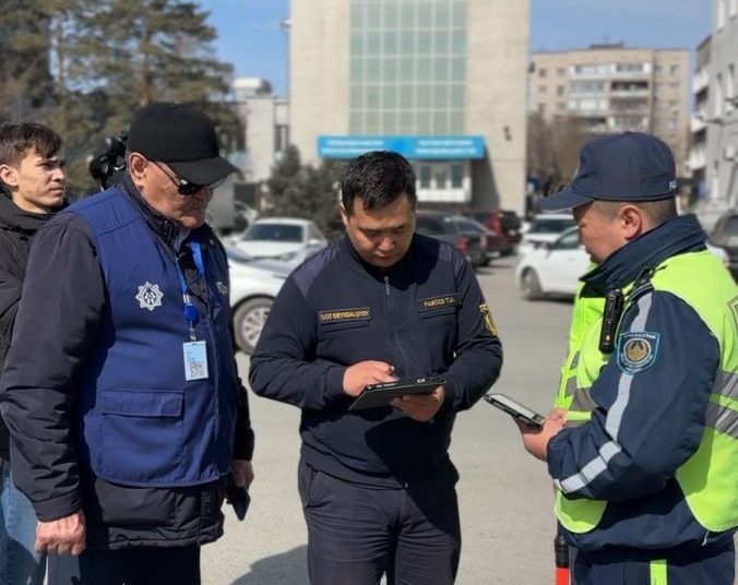 Семейде салық салушылардың қатысуымен борышкерлермен күреске бағытталған бірлескен акция өтті