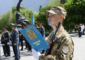 Семейлік сарбаздар салтанатты жағдайда ант қабылдады