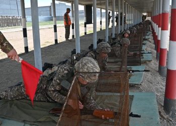 ЖАС САРБАЗДАР АЛҒАШҚЫ АТЫС ЖАТТЫҒУЫНА ҚАТЫСТЫ