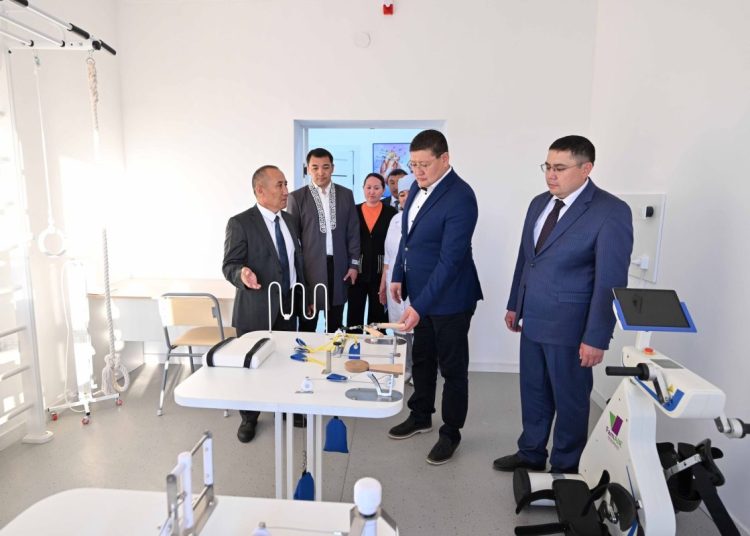 Облыс әкімі Саржал ауылындағы жаңа дәрігерлік амбулатория жұмысымен танысты