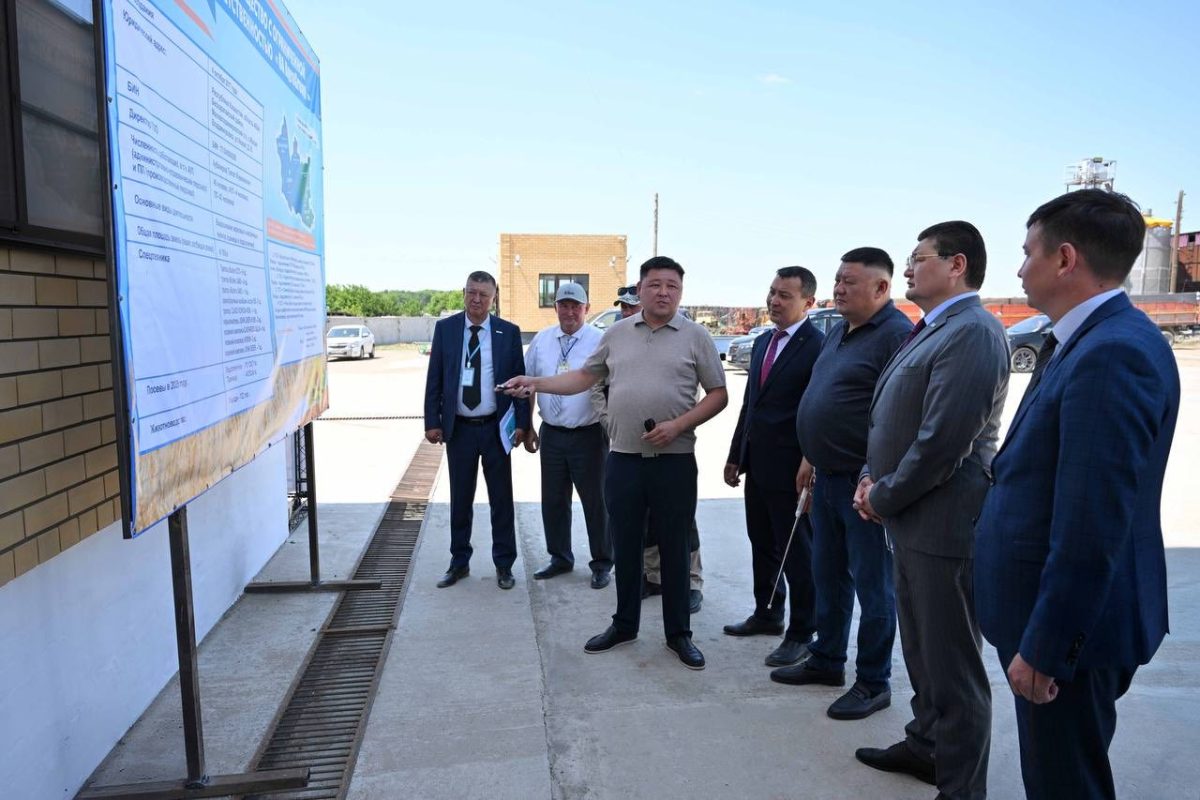 Облыс әкімі Бесқарағай ауданындағы ірі ауыл шаруашылығы құрылымымен танысты