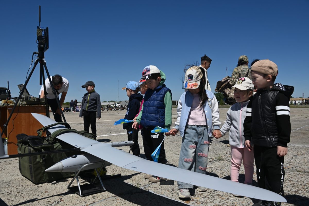 Семейде Балаларды қорғау күніне орай әскери бөлімдерде ашық есік күні өтті