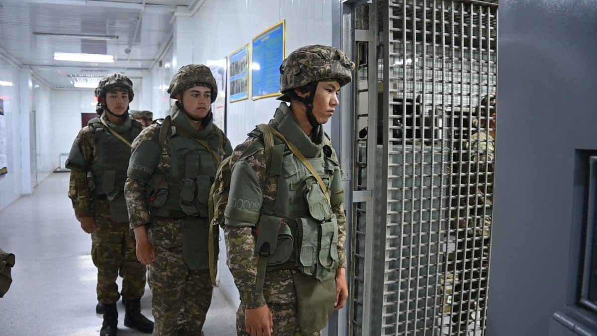 Семей гарнизонында әскери бөлімдер жауынгерлік дабыл бойынша көтерілді