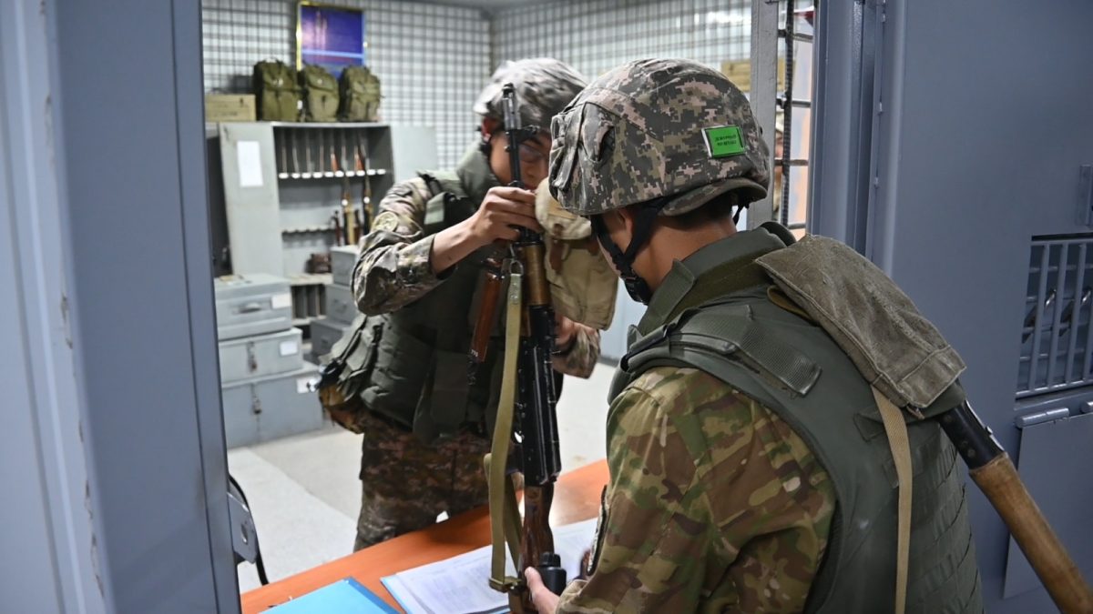 Семей гарнизонында әскери бөлімдер жауынгерлік дабыл бойынша көтерілді