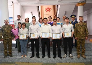 Әскерден оралған сарбаздарға білім сертификаттары табысталды