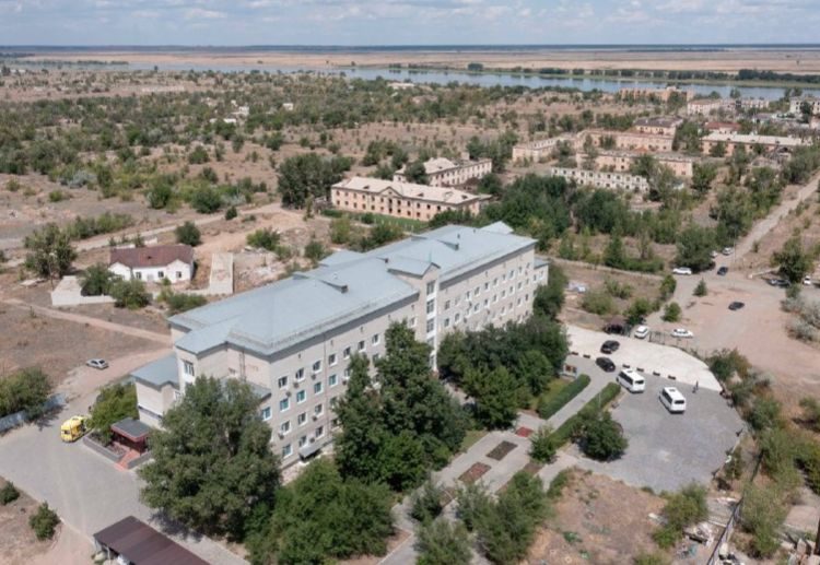 Курчатов ауруханасы жаңарып келеді: әкім үшінші қабатты жөндеуге уәде берді