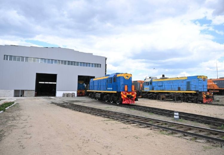 Көмір жеткізіп, өңірді қамтып отыр: облыс әкімі Курчатовтағы техникалық орталыққа барды