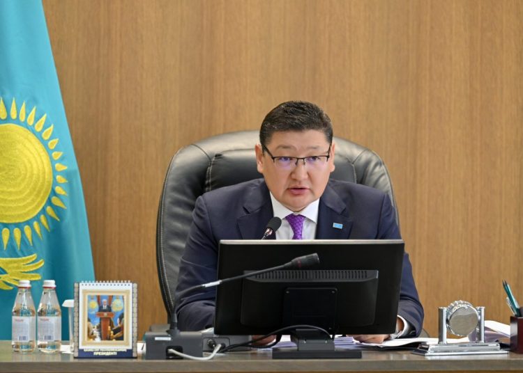 Облыс әкімі: Бірінші кезекте апатты мектептердің мәселесін шешуіміз керек