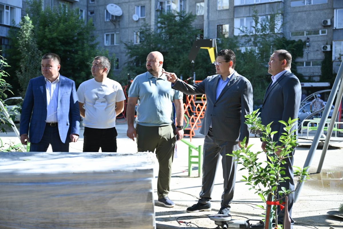 Семейде 40 аула абаттандырылады: облыс әкімі жөндеу жұмыстарының барысын тексерді