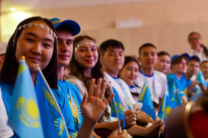 Абай облысының оқушылары халықаралық форумда ел абыройын асқақтатты