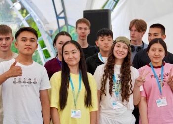 Абай облысының оқушылары халықаралық форумда ел абыройын асқақтатты