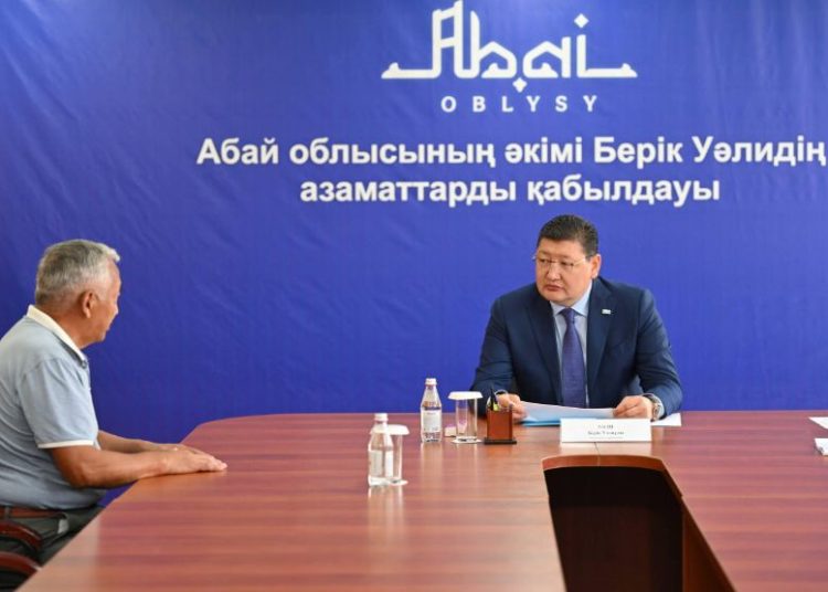 Облыс әкімі Бесқарағай жұртшылығын жеке қабылдап, өзекті мәселелерді бақылауына алды