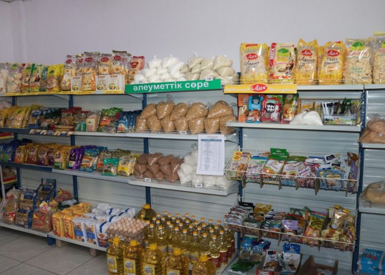 Облыс әкімі Семейде әлеуметтік дүкендер санын арттыруды тапсырды