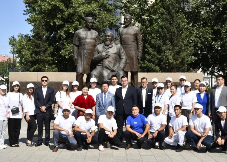 ҚХА жастары арасында республикалық Абай оқулары өтті