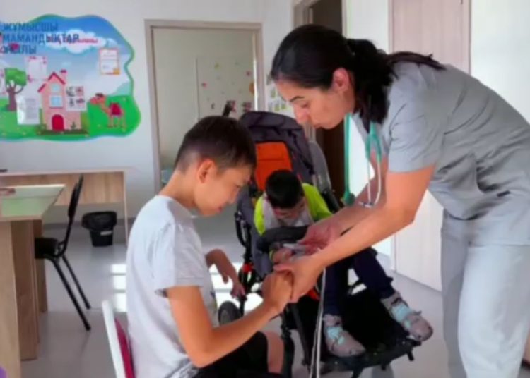 Еңбек адамы: Балалар жанашыры