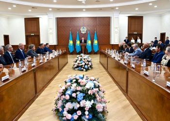 Премьер-министр құрылысшыларды марапаттады