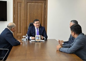 Берік Уәли «Ақ жол» төрағасымен өңір дамуын талқылады