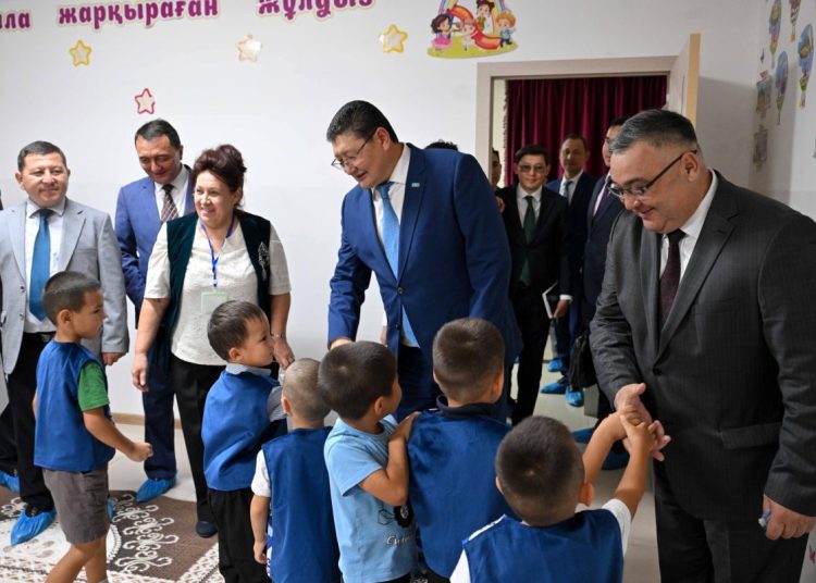 Жаңасемейде инфрақұрылым жаңарады: мектептегі кемшіліктер түзетіліп, балабақша аумағы кеңейтіледі