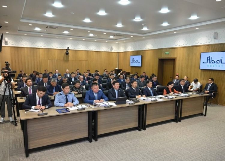 Қысқа қамданыс күшейді: Абай облысында 23 жылу көзі мен 24 шақырым желі жөнделуде