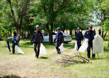 Жағалау қоқыстан тазарды