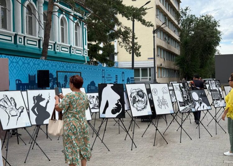 Абай рухы бейнеге айналды: Семейде Аңсаған Мұстафаның көрмесі өтіп жатыр