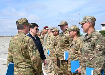 Қорғаныс министрінің цифрландыру жөніндегі орынбасары Абай және Аягөз гарнизондарында болды