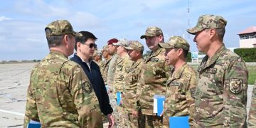 Қорғаныс министрінің цифрландыру жөніндегі орынбасары Абай және Аягөз гарнизондарында болды