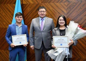 Берік Уәли экобелсенділерге алғыс айтты: «Таза Қазақстан» аясында 39,3 мың тонна қалдық шығарылды