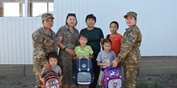 Абай гарнизонында «Мектепке жол» республикалық акциясы аясында көмек көрсетілді