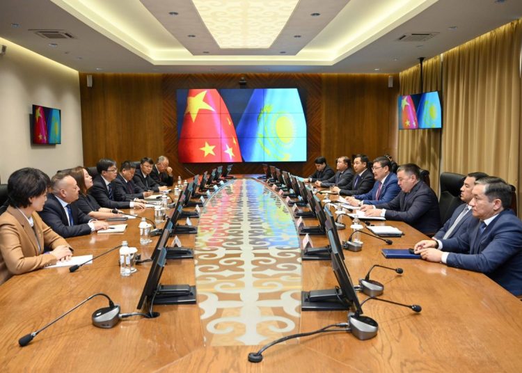 Абай облысы мен Тарбағатай серіктестігі кеңейеді: «Бақты–Аягөз» теміржолы күн тәртібінде