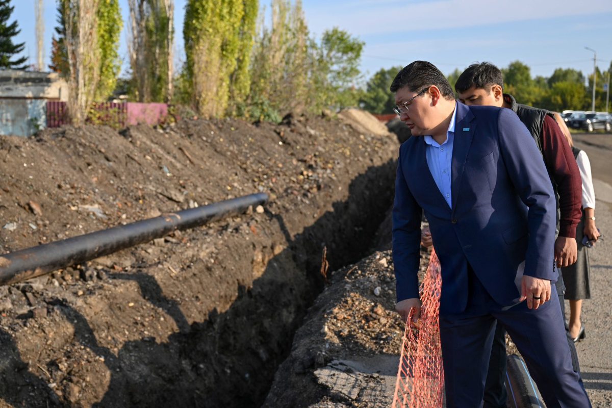 Шығыс кентіндегі жаңа мектеп: су желісінің 800 метрі тартылды