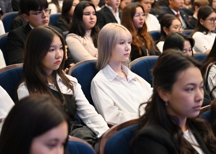 Абай облысында 32 бағыт бойынша 200 өңірлік грант тағайындалды