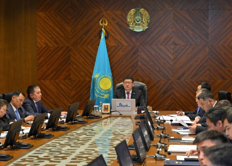 Абай облысында 18,9 мың жұмыс орны ашылды, бірақ бірқатар аудан жоспардан қалыс