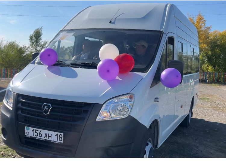 Көктеректе оқушыларды тасымалдайтын жаңа автобус жолға шықты